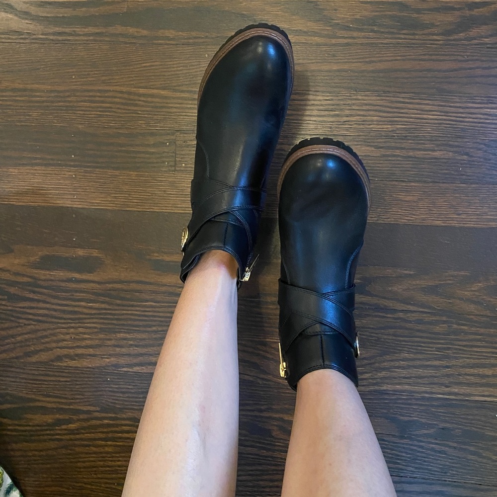 Tommy Hilfiger gold logo black  bootie shoes size 6M
